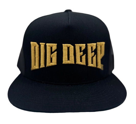 SNAPBACK-BLACK WITH GOLD