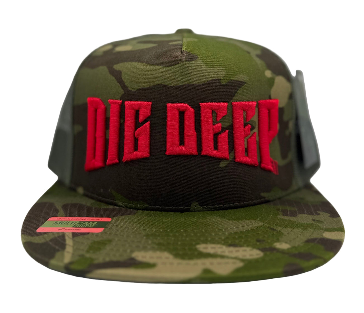 SNAPBACK-CAMO WITH RED